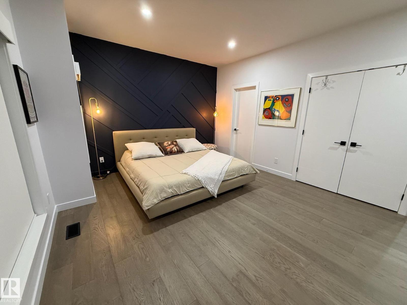 6005 107 ST NW - 34