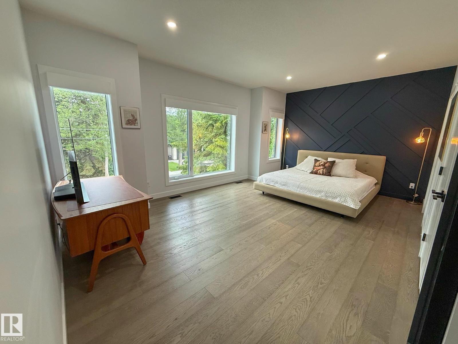 6005 107 ST NW - 33