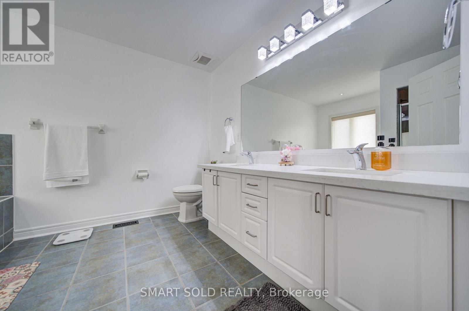 48 RAVEL DRIVE - 21