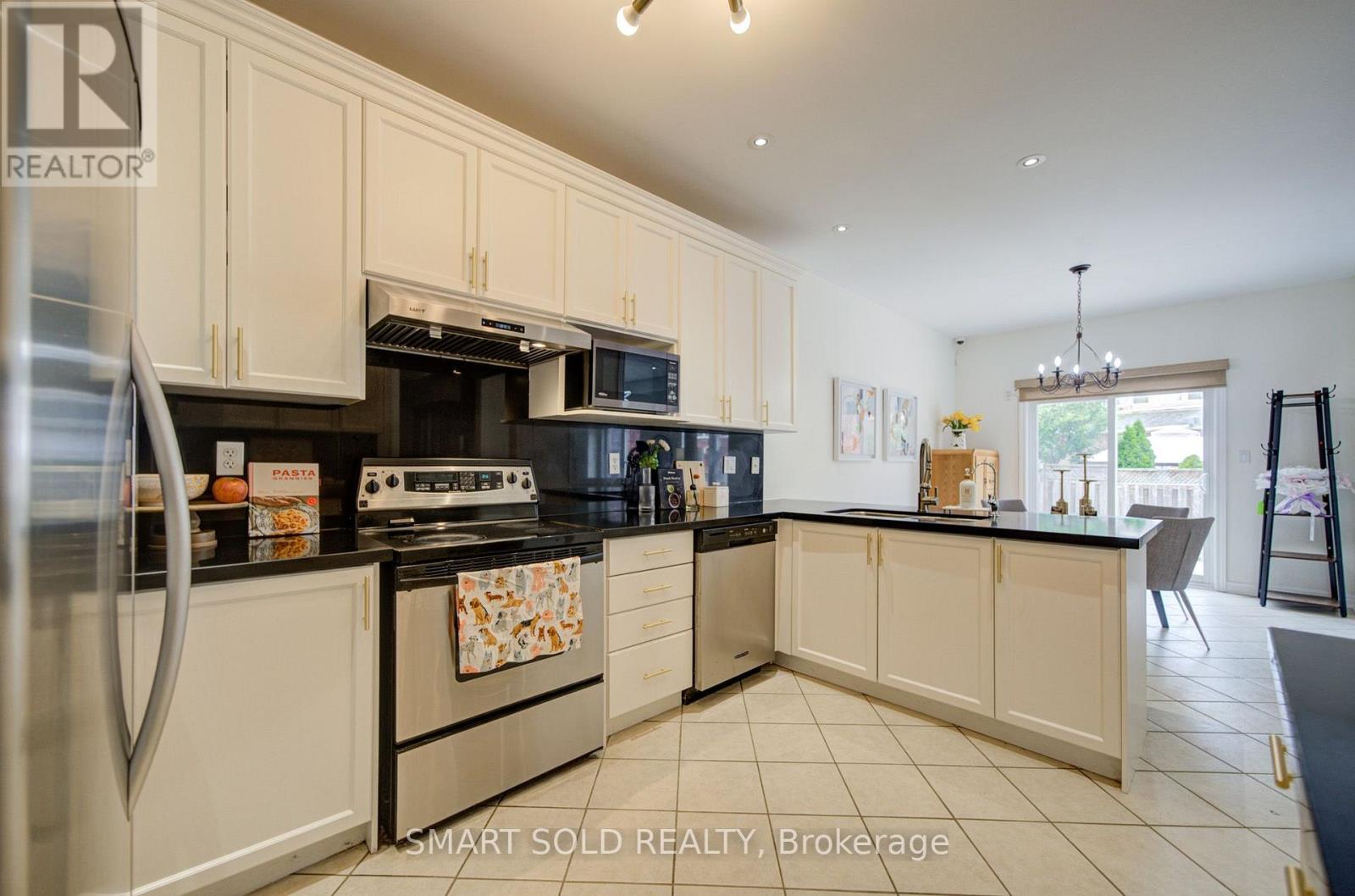 48 RAVEL DRIVE - 9
