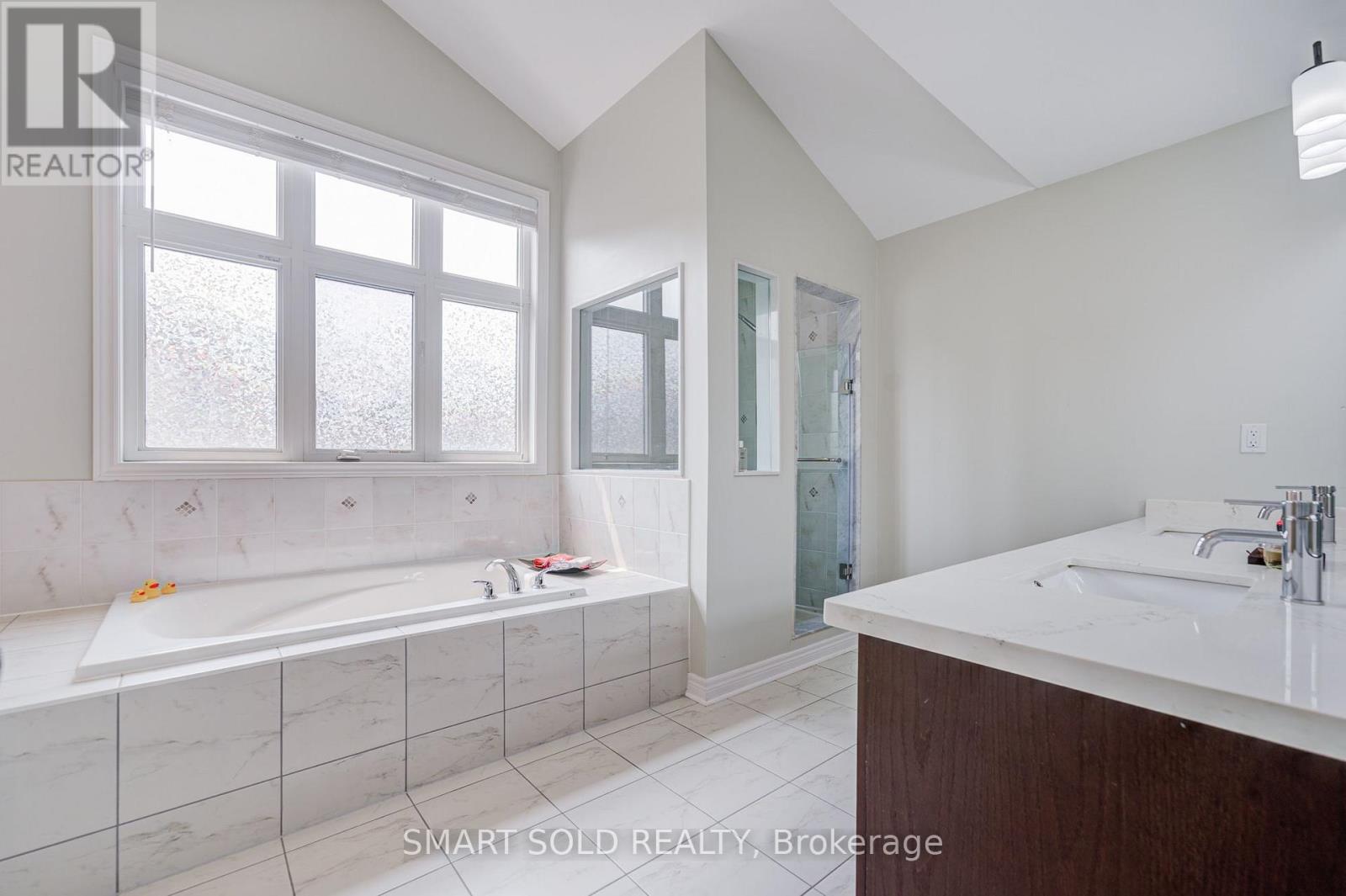 9 PORTIA STREET - 27