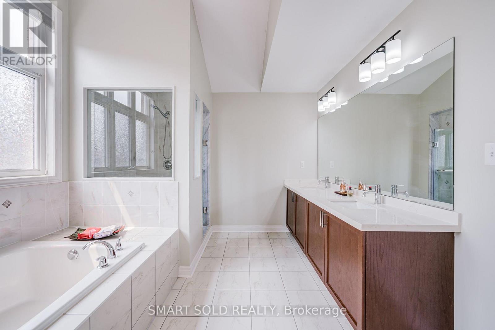 9 PORTIA STREET - 28