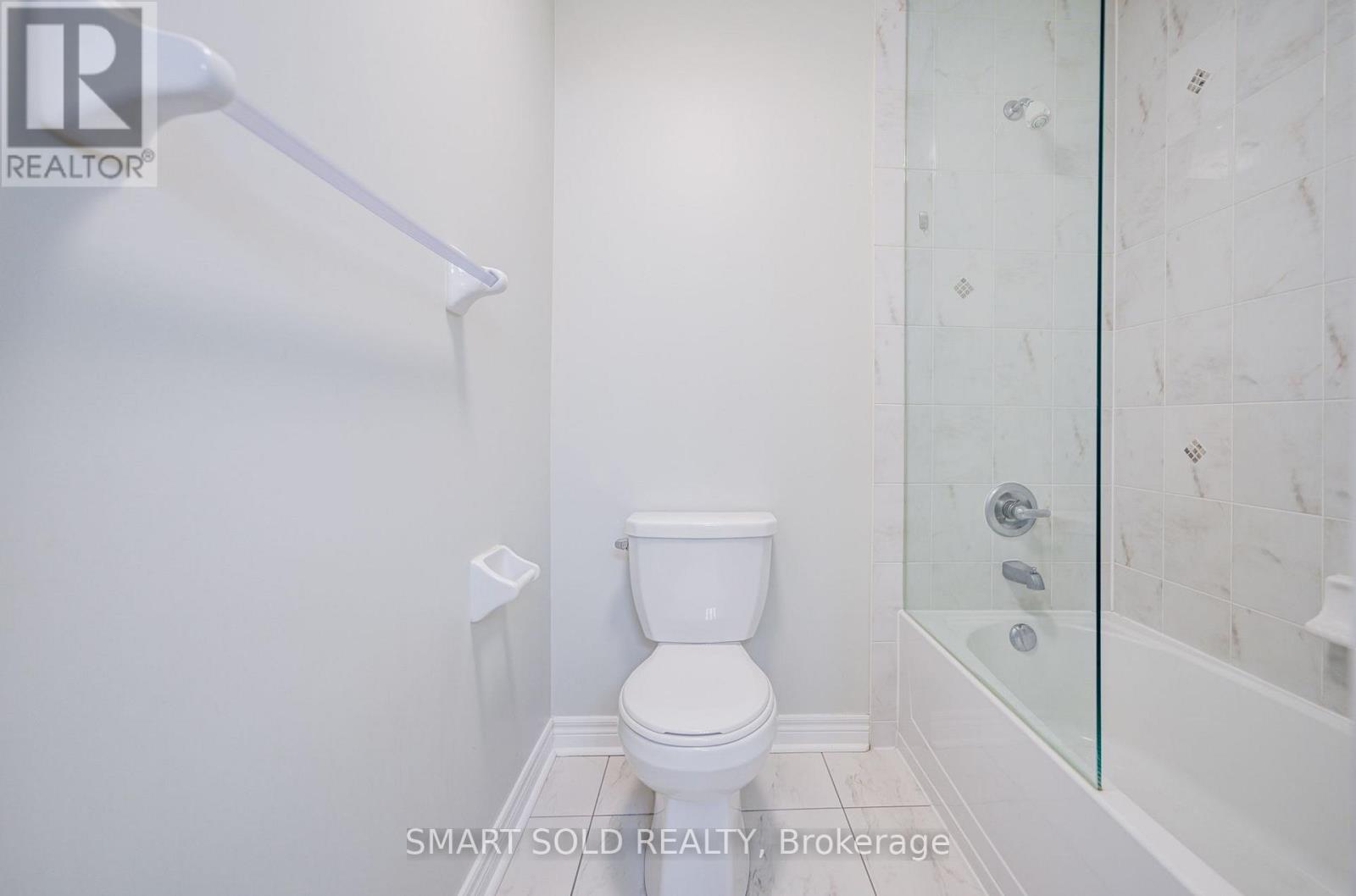 9 PORTIA STREET - 32
