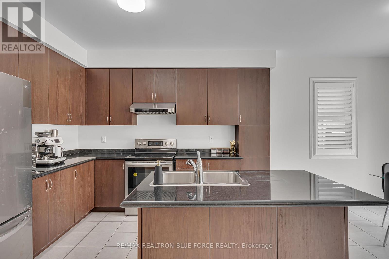 38 PINEDALE AVENUE - 11