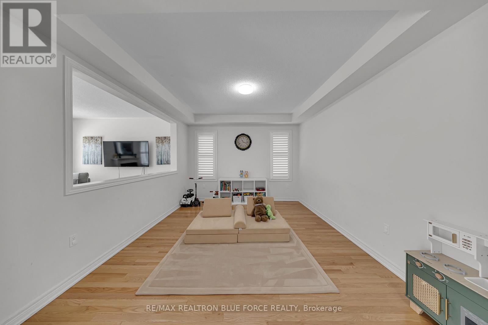 38 PINEDALE AVENUE - 16