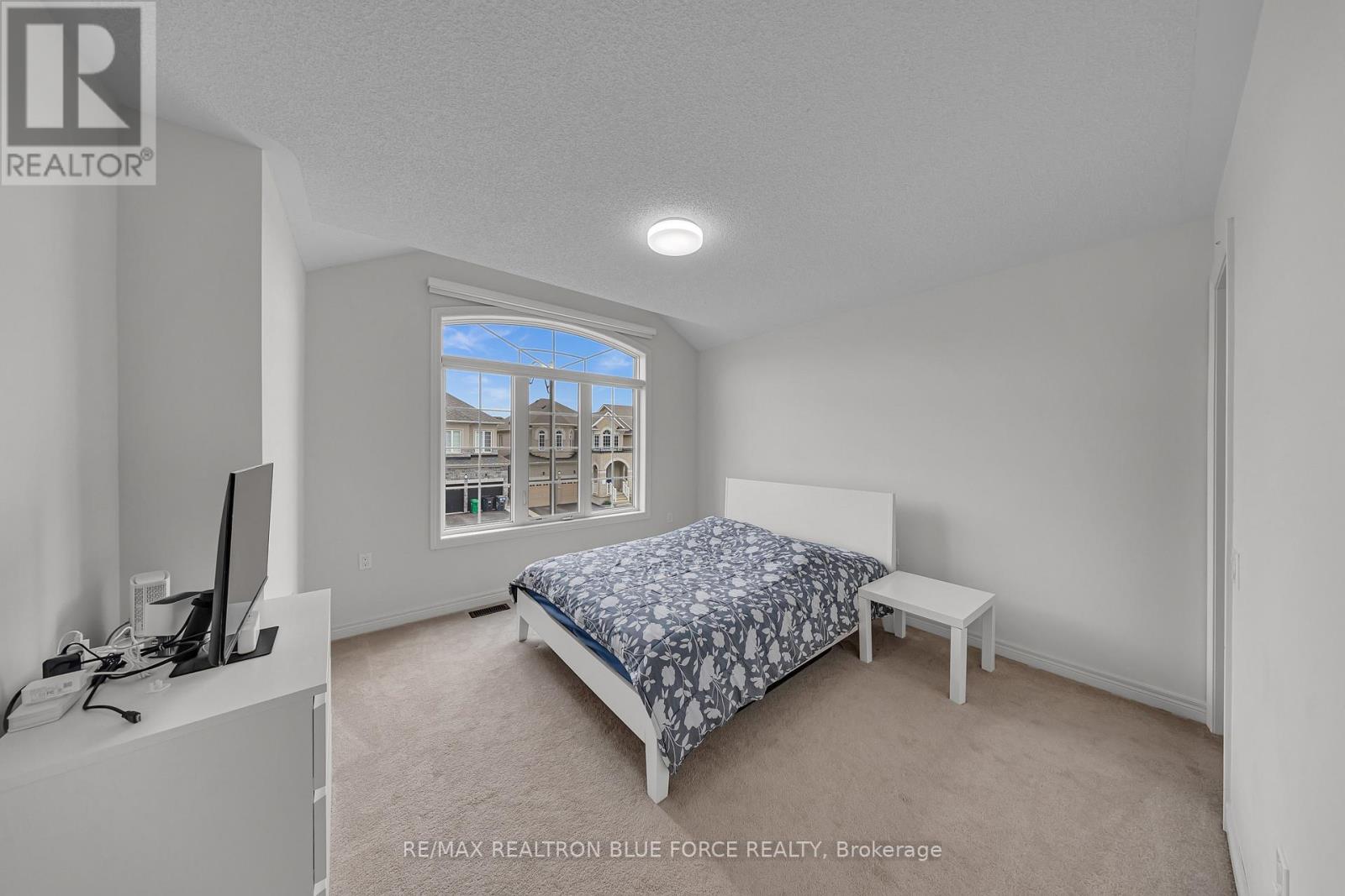 38 PINEDALE AVENUE - 21