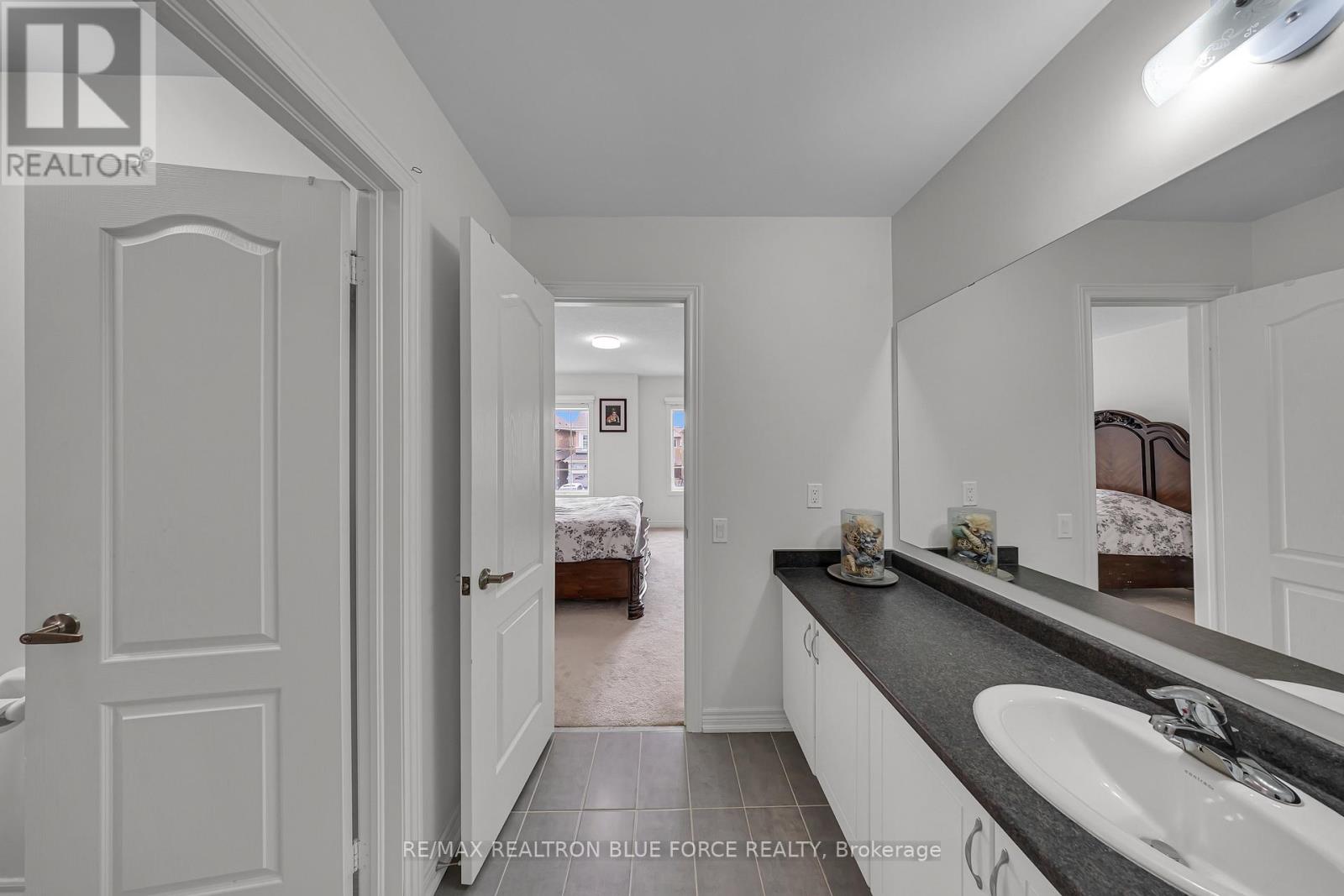 38 PINEDALE AVENUE - 26