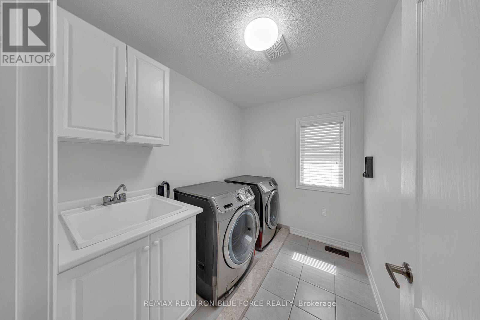 38 PINEDALE AVENUE - 30