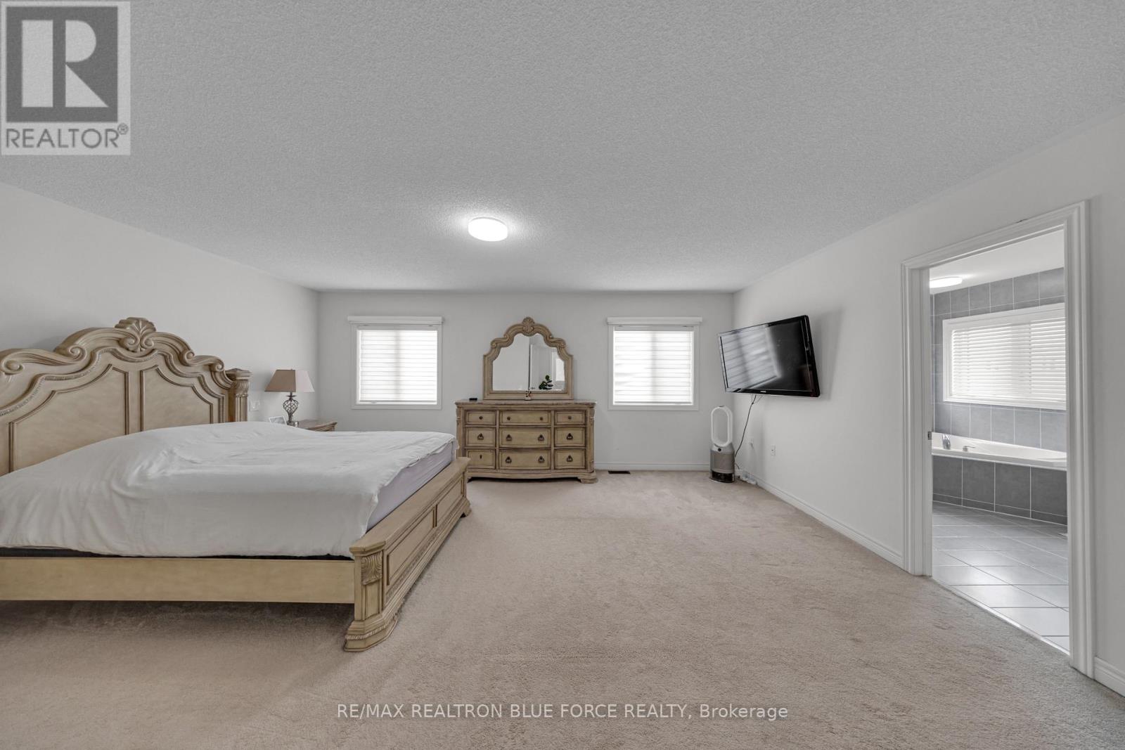 38 PINEDALE AVENUE - 33