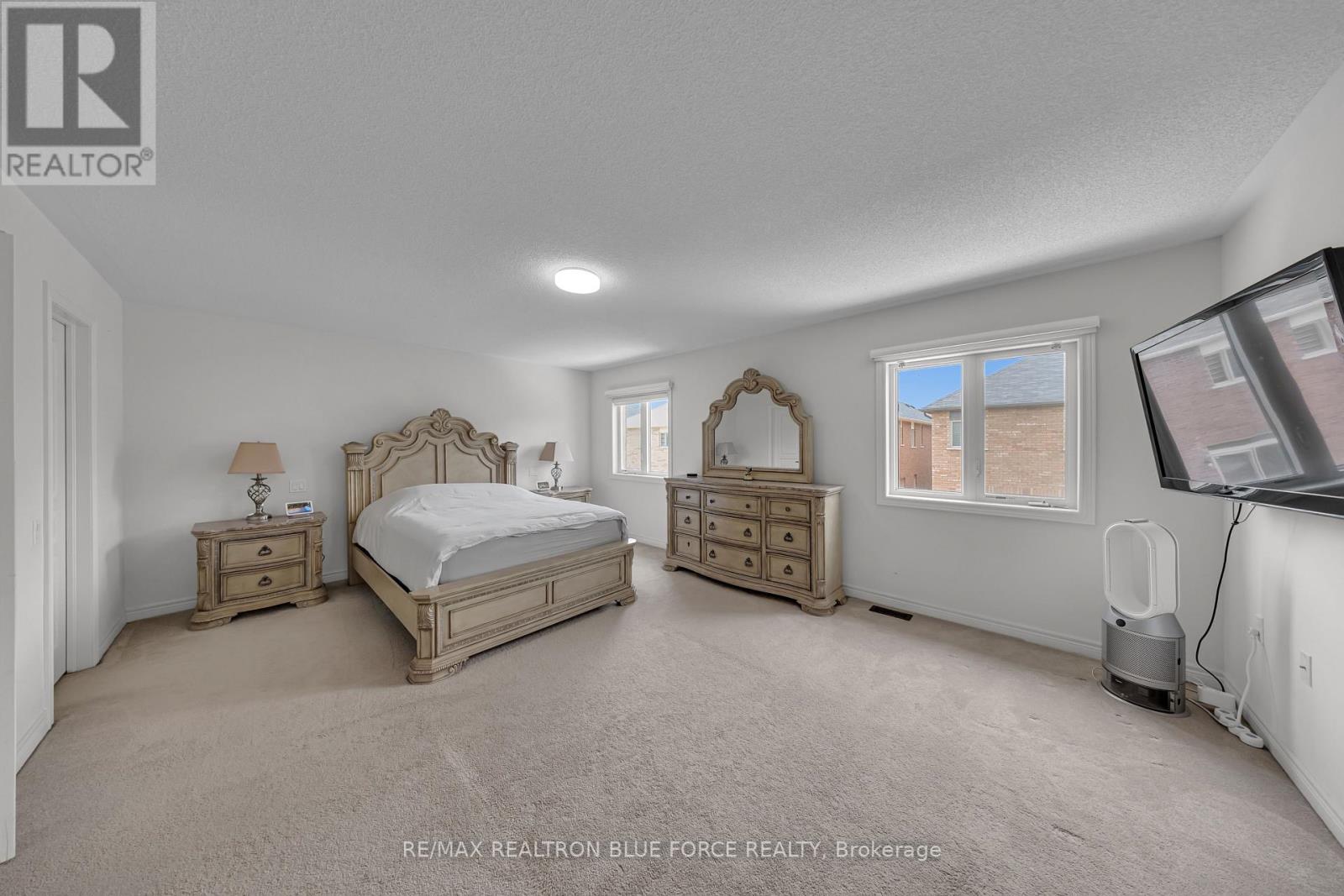 38 PINEDALE AVENUE - 35