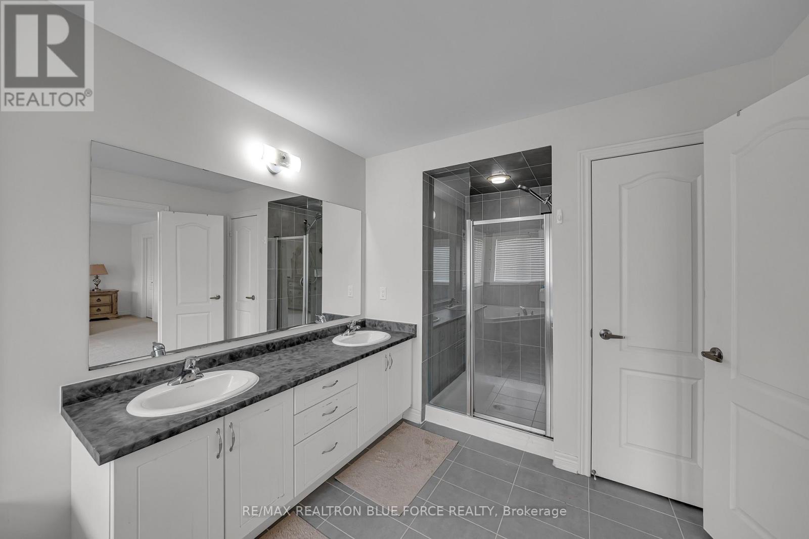 38 PINEDALE AVENUE - 38