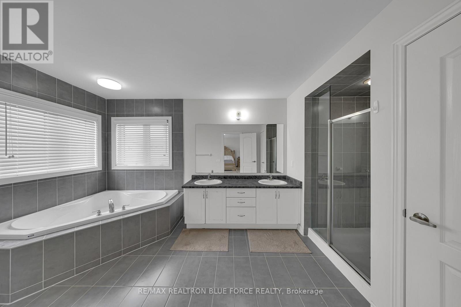 38 PINEDALE AVENUE - 39