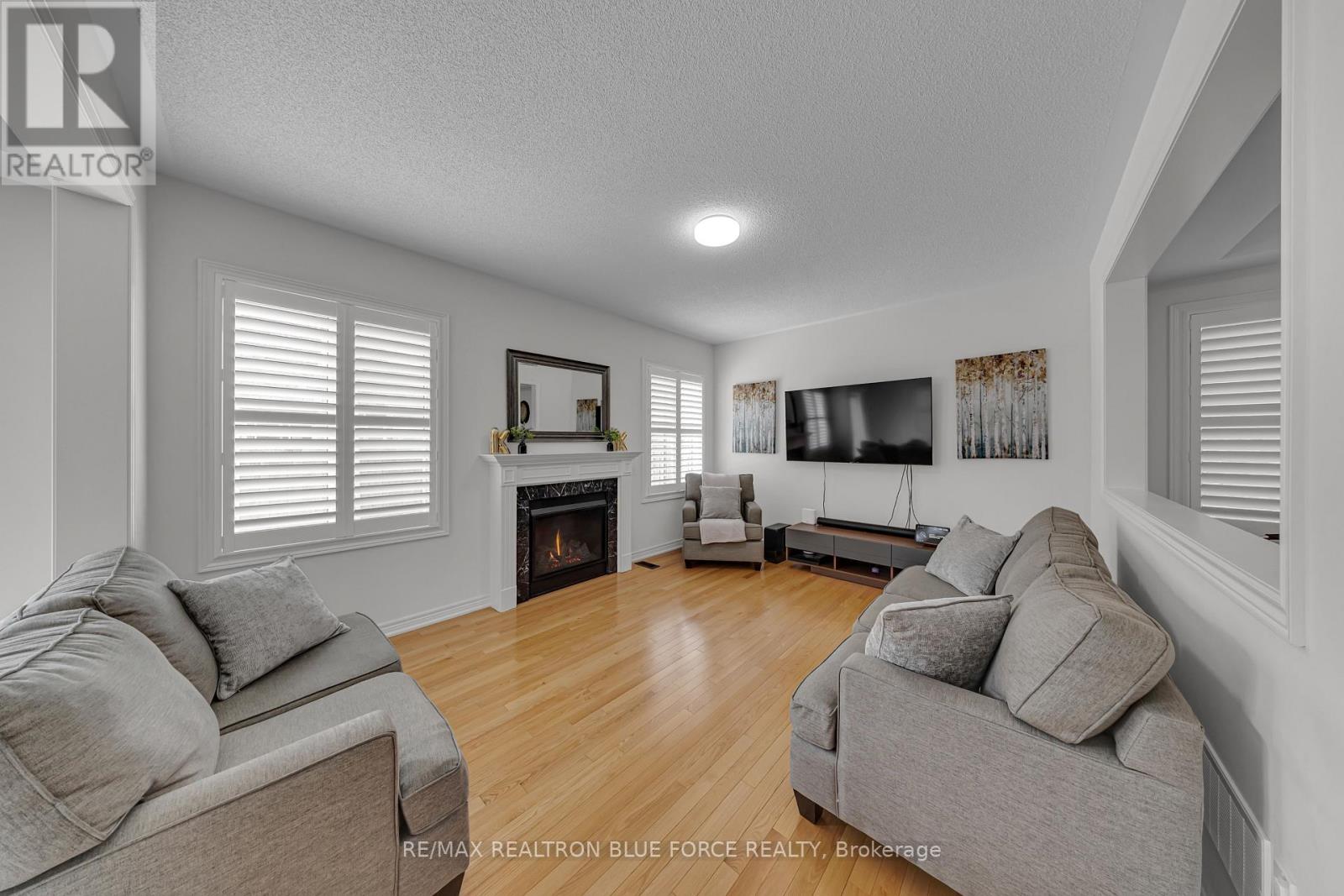 38 PINEDALE AVENUE - 7