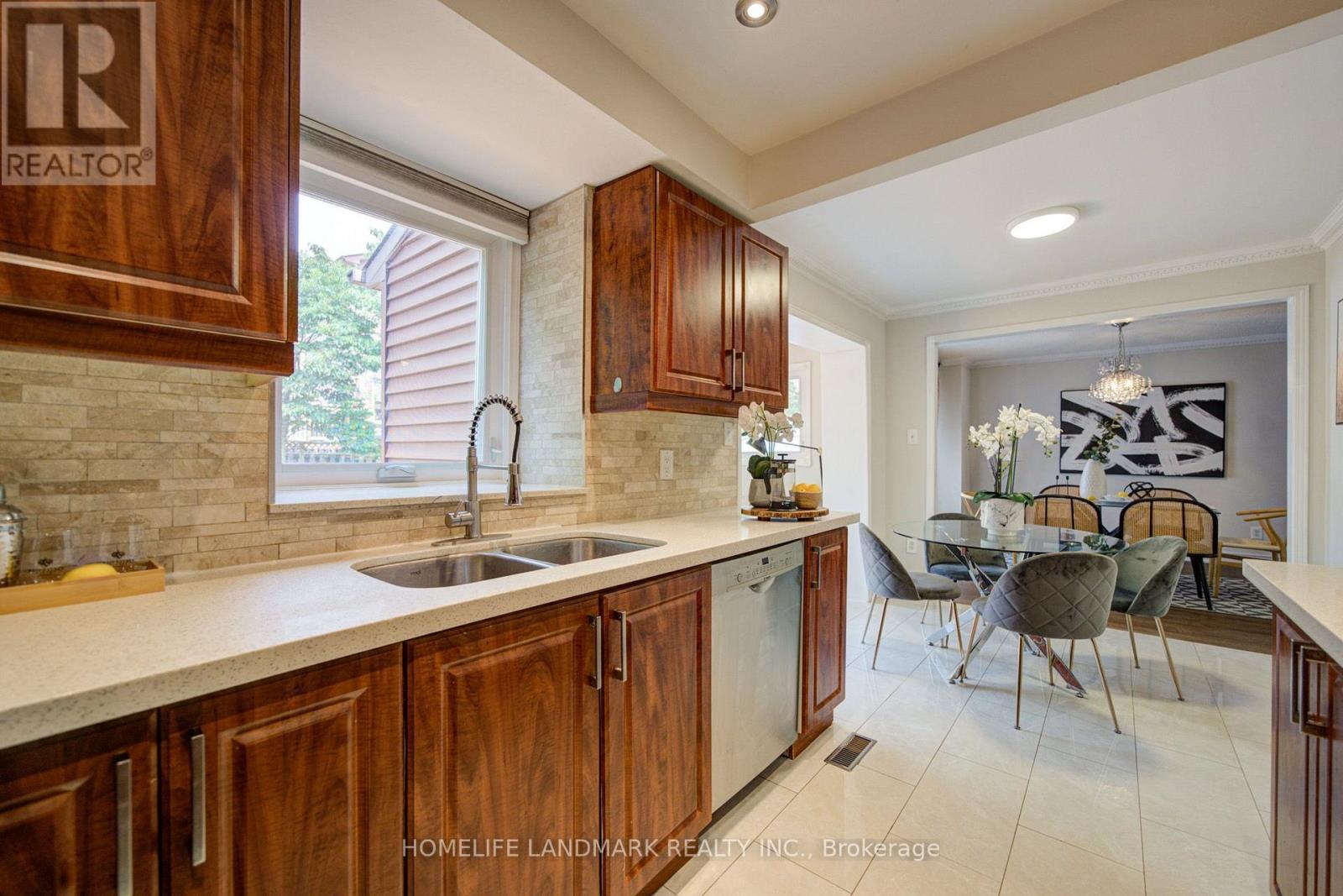 1091 QUEENS AVENUE - 18