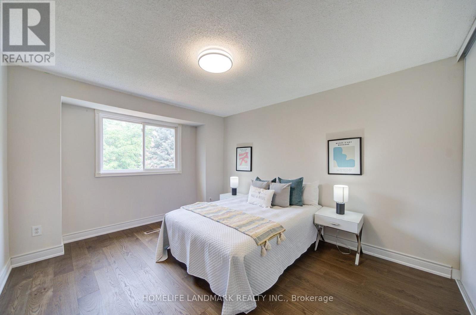 1091 QUEENS AVENUE - 22