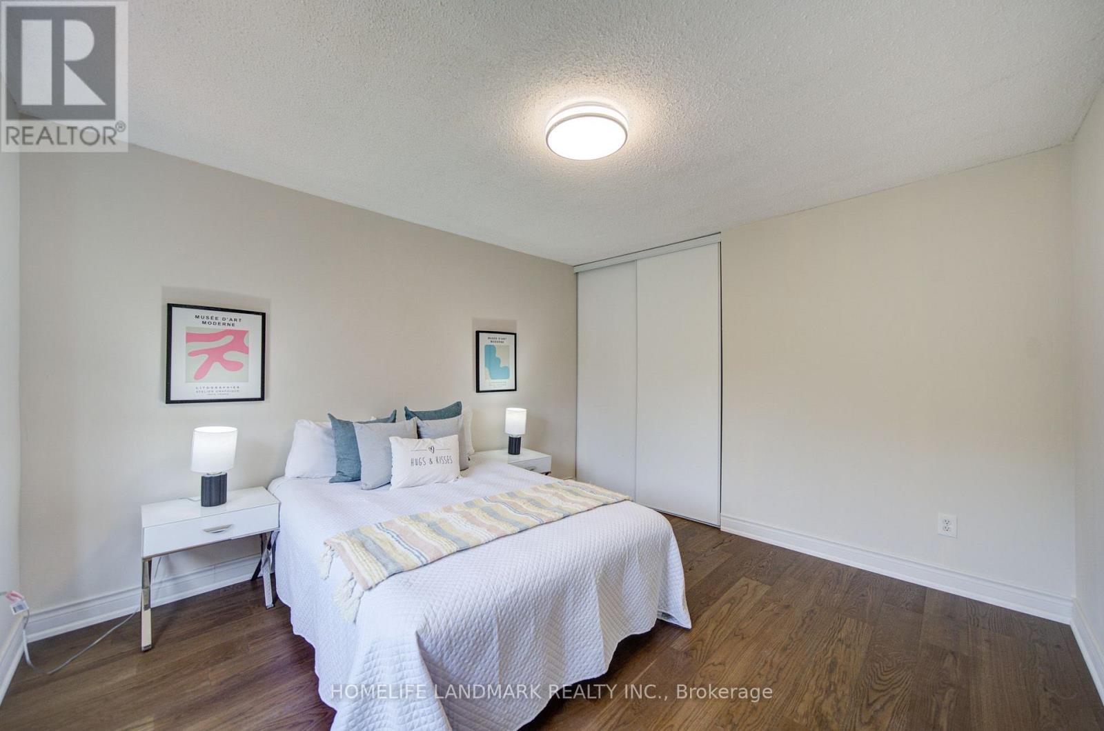 1091 QUEENS AVENUE - 23