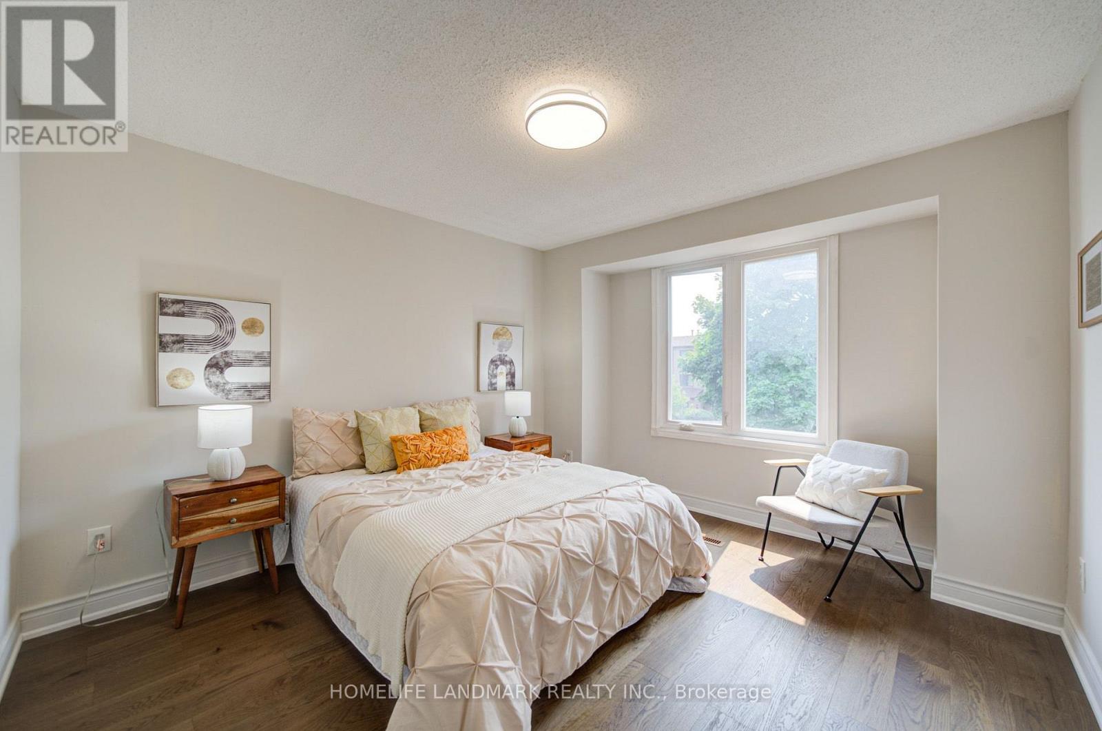 1091 QUEENS AVENUE - 25