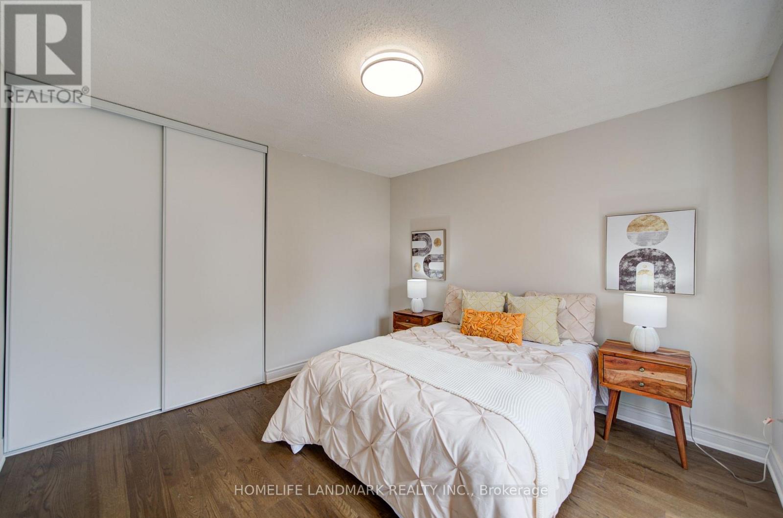 1091 QUEENS AVENUE - 30