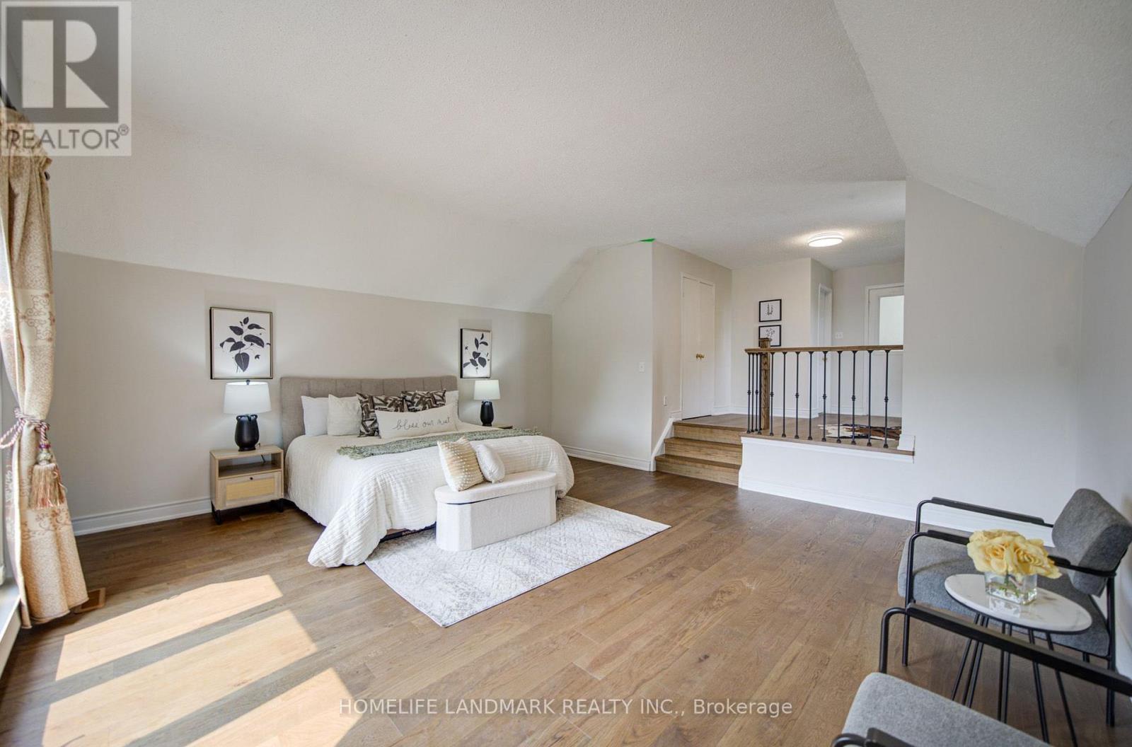 1091 QUEENS AVENUE - 34