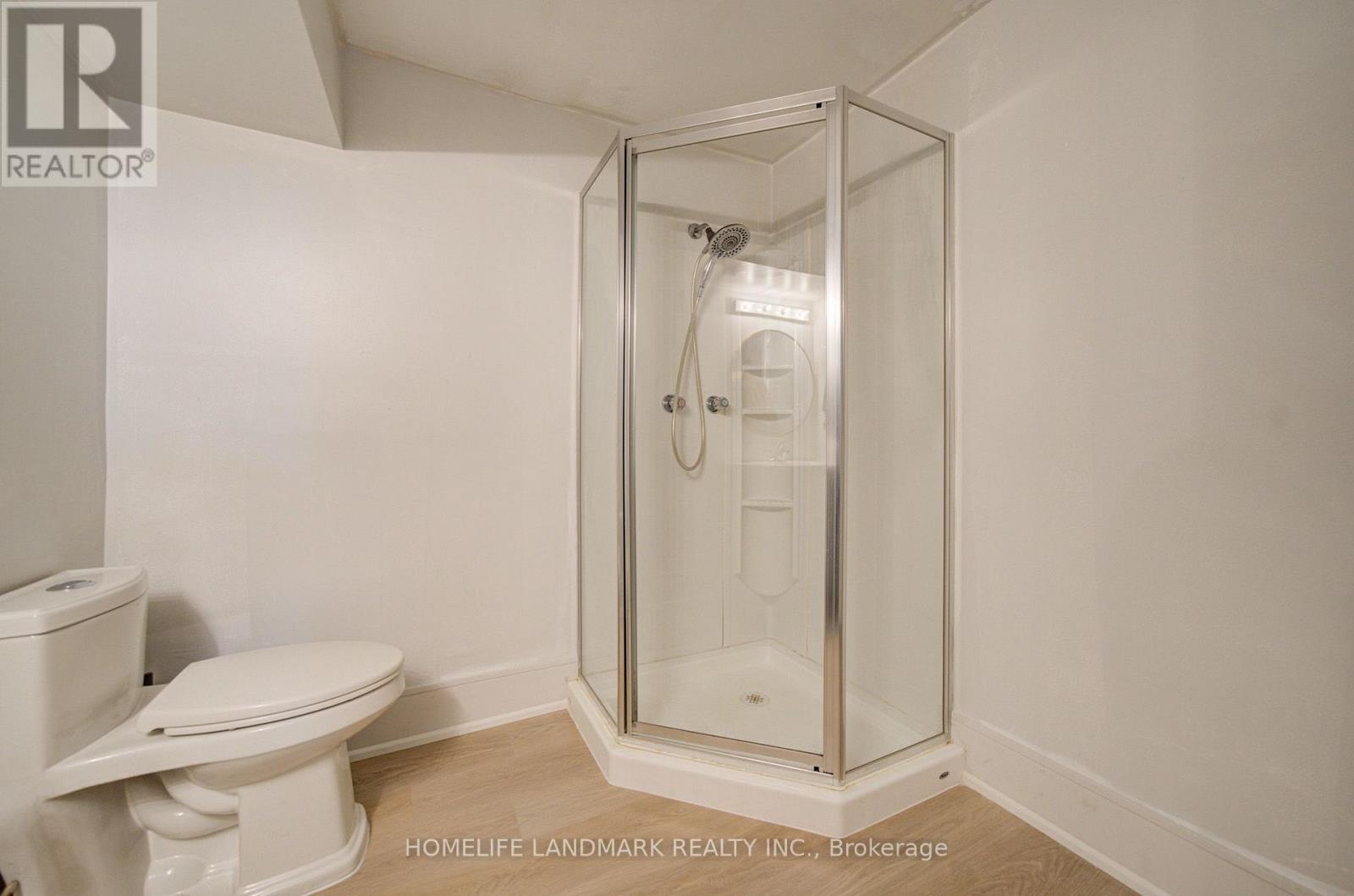 1091 QUEENS AVENUE - 41