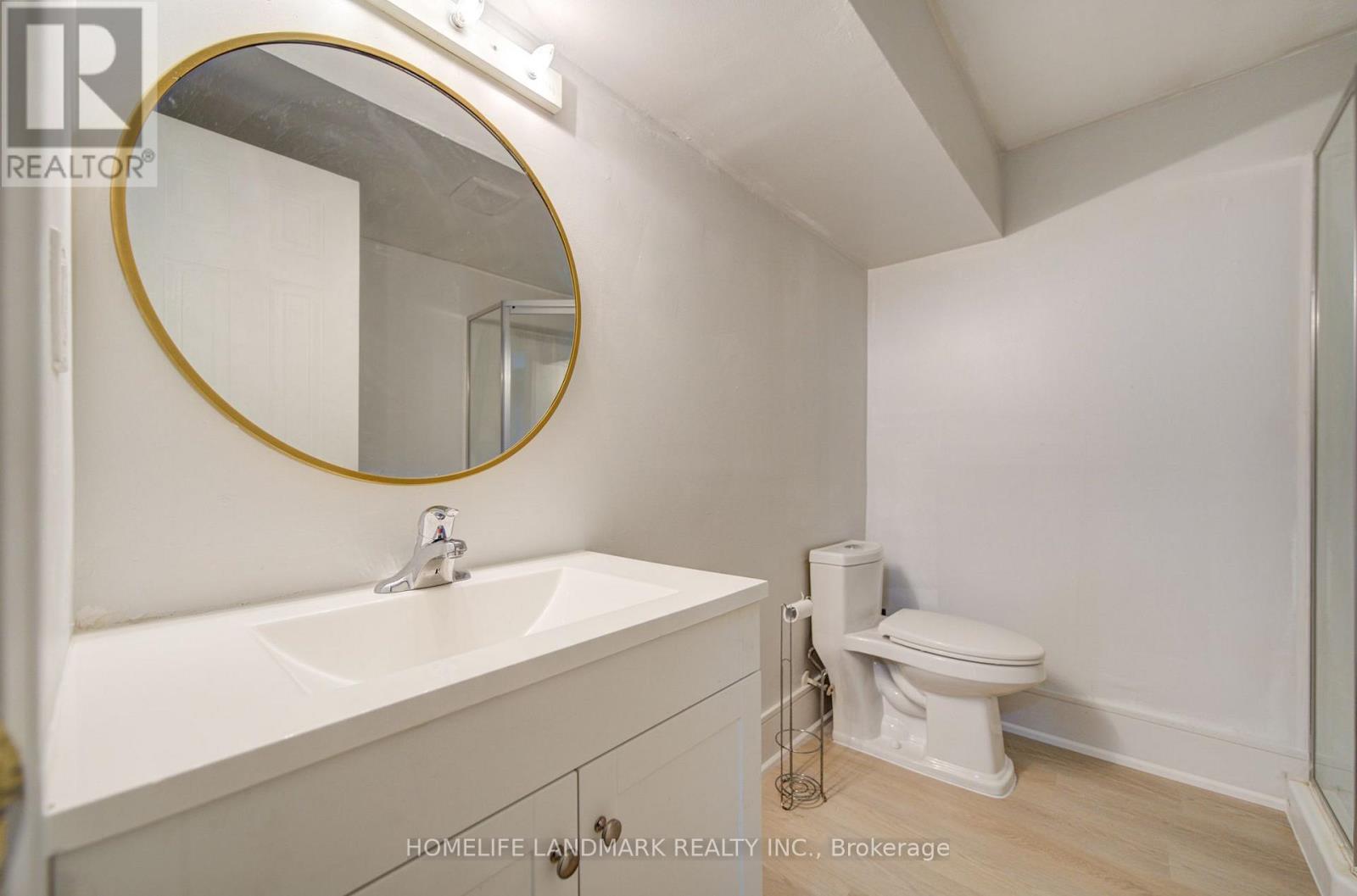 1091 QUEENS AVENUE - 42