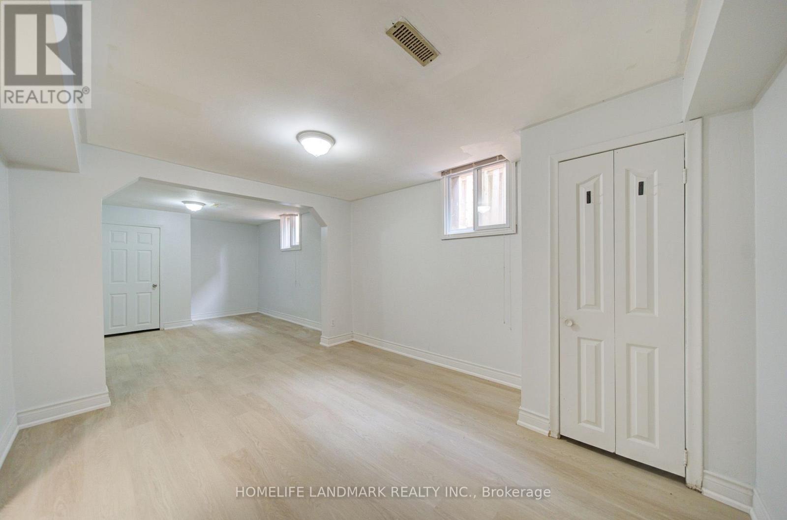 1091 QUEENS AVENUE - 46