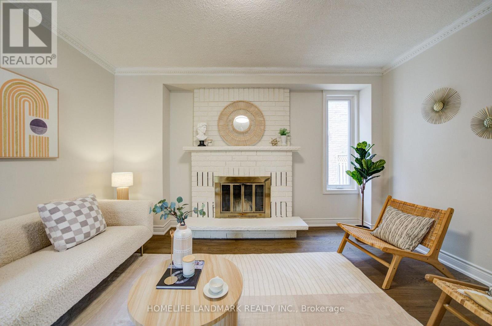 1091 QUEENS AVENUE - 6