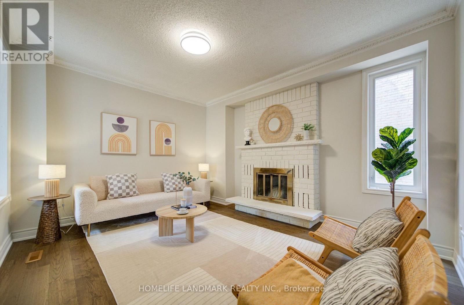 1091 QUEENS AVENUE - 7