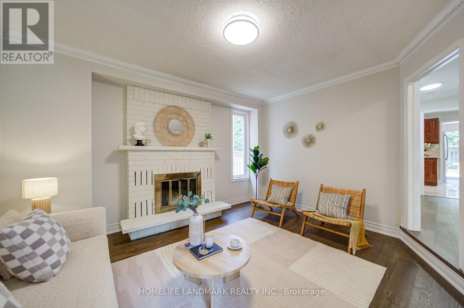 1091 QUEENS AVENUE - 8