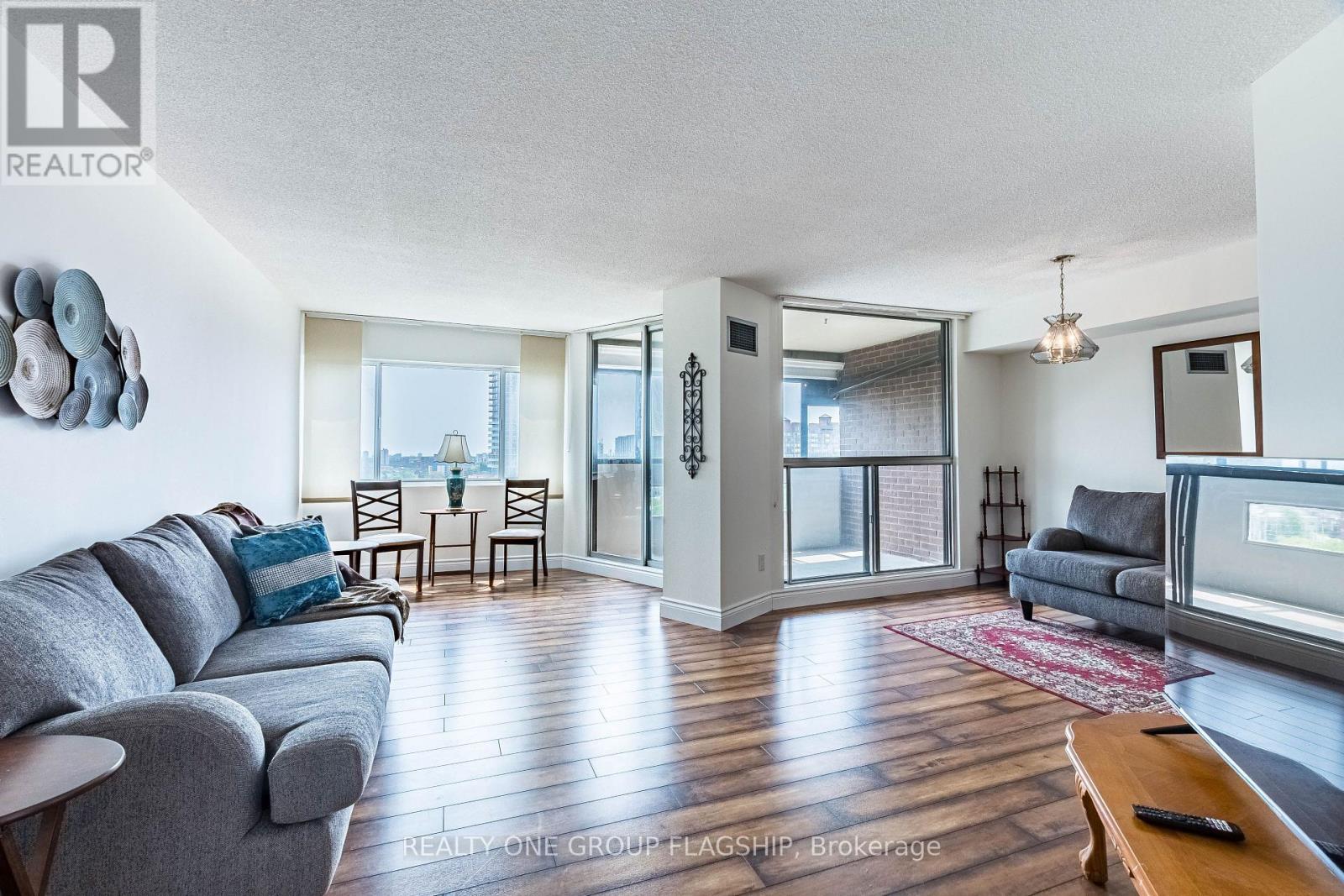 #1209 50 ELM DRIVE E - 12