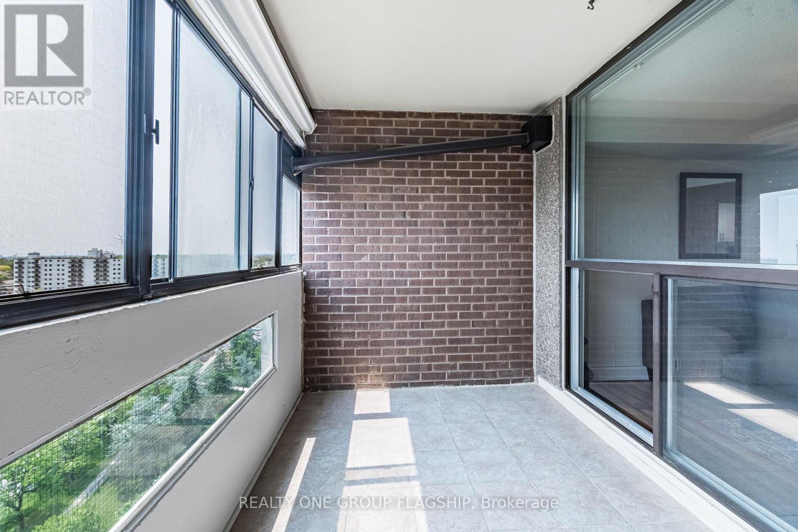 #1209 50 ELM DRIVE E - 13