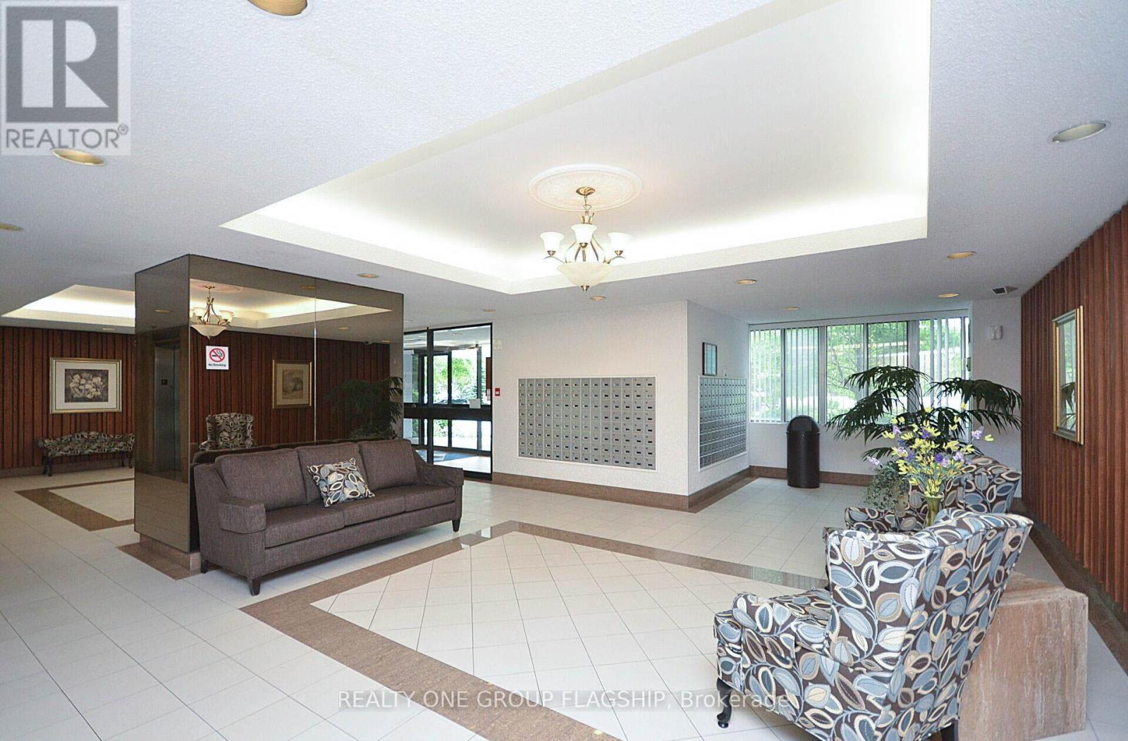 #1209 50 ELM DRIVE E - 3
