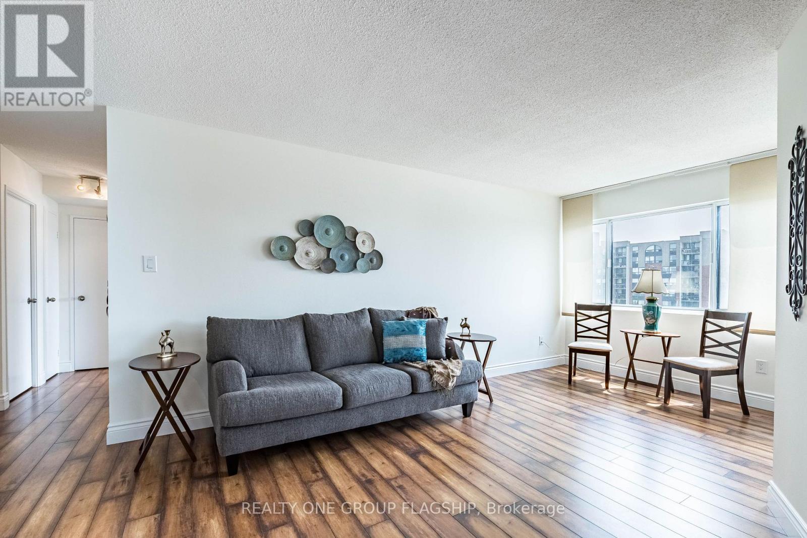 #1209 50 ELM DRIVE E - 9