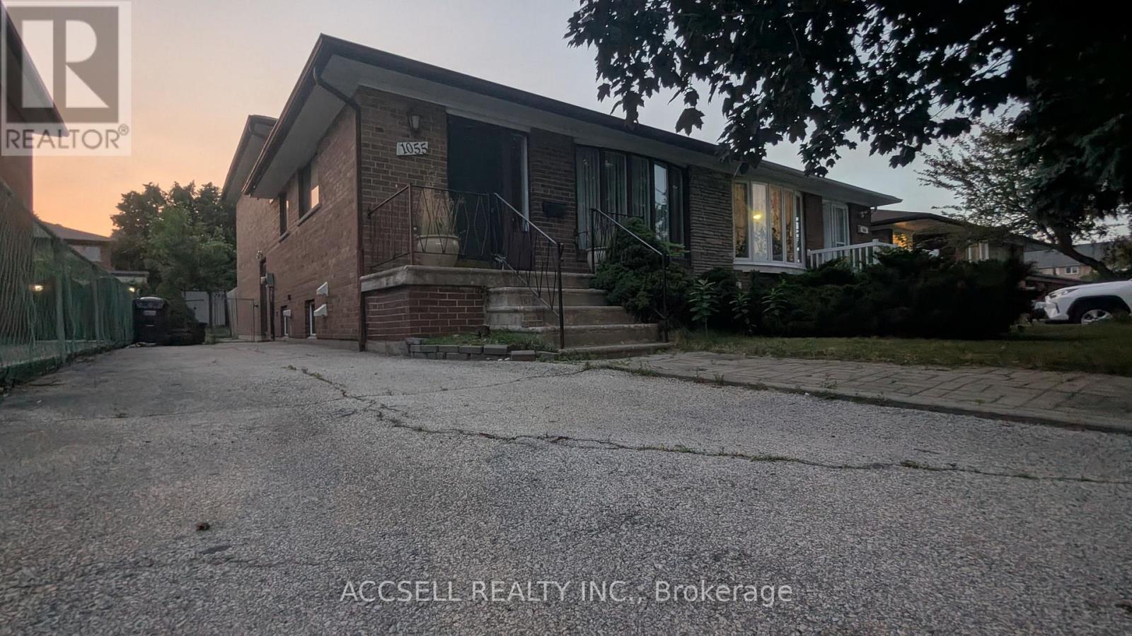 1055 CLAREDALE ROAD - 1