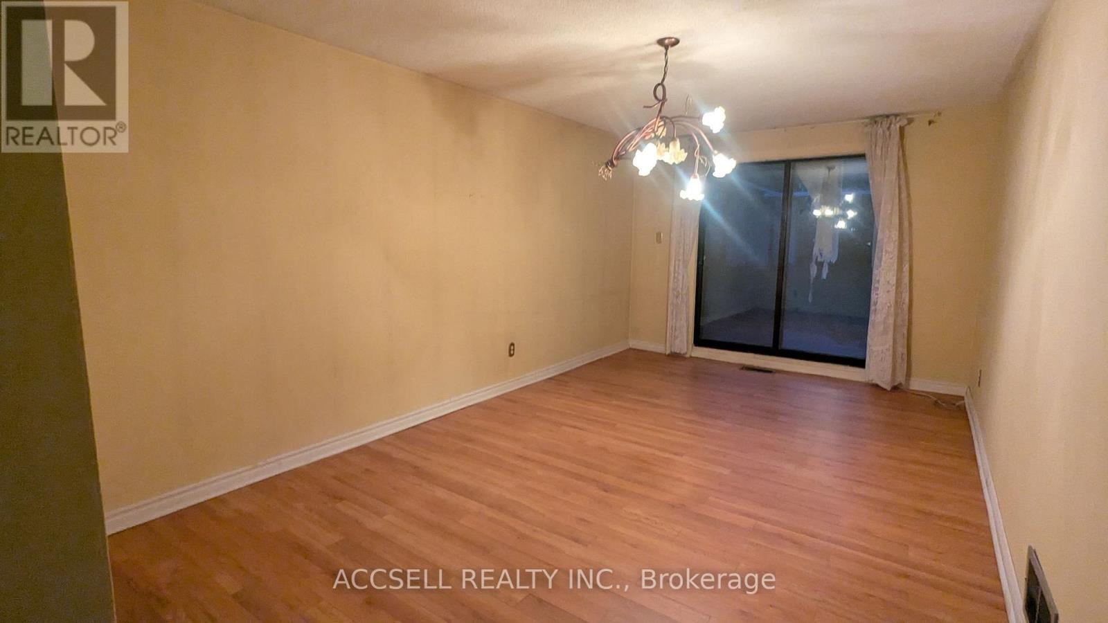 1055 CLAREDALE ROAD - 10