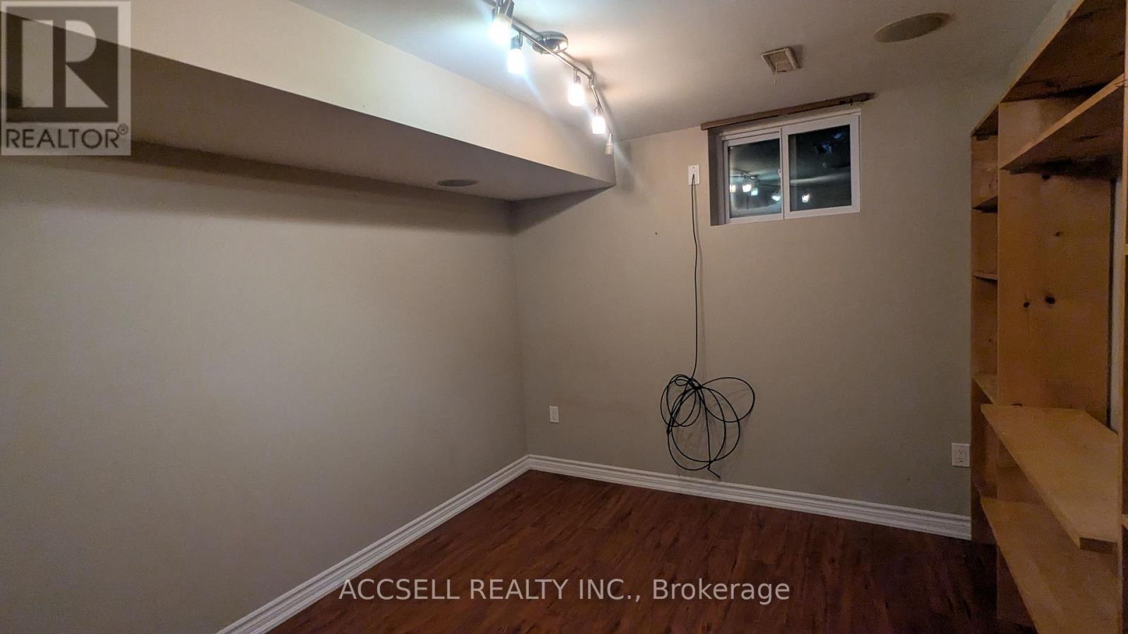 1055 CLAREDALE ROAD - 16
