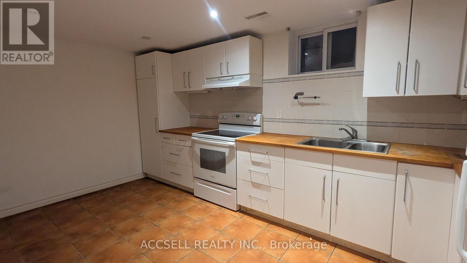 1055 CLAREDALE ROAD - 17