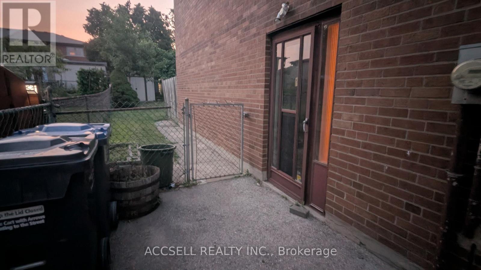 1055 CLAREDALE ROAD - 2