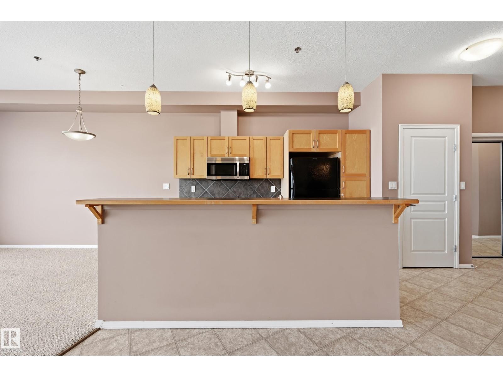 #369 4823 104A ST NW - 14