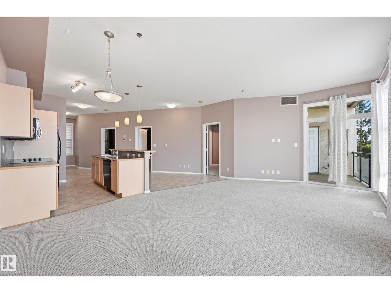 #369 4823 104A ST NW - 16