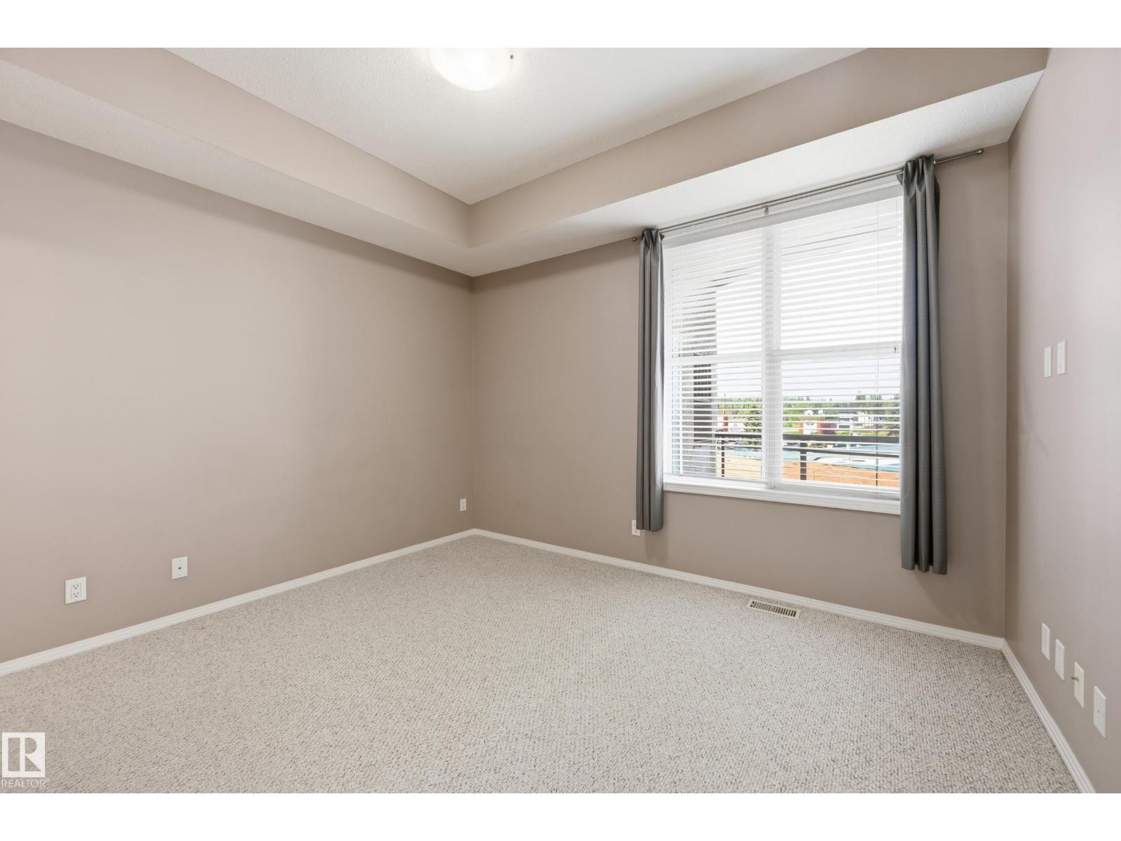 #369 4823 104A ST NW - 17