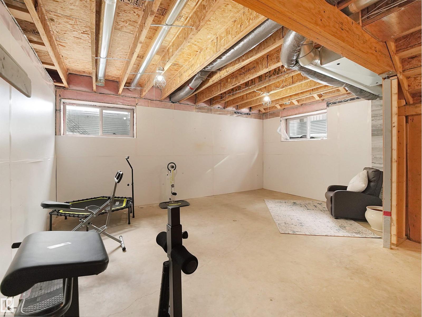 8921 217 ST NW NW - 40