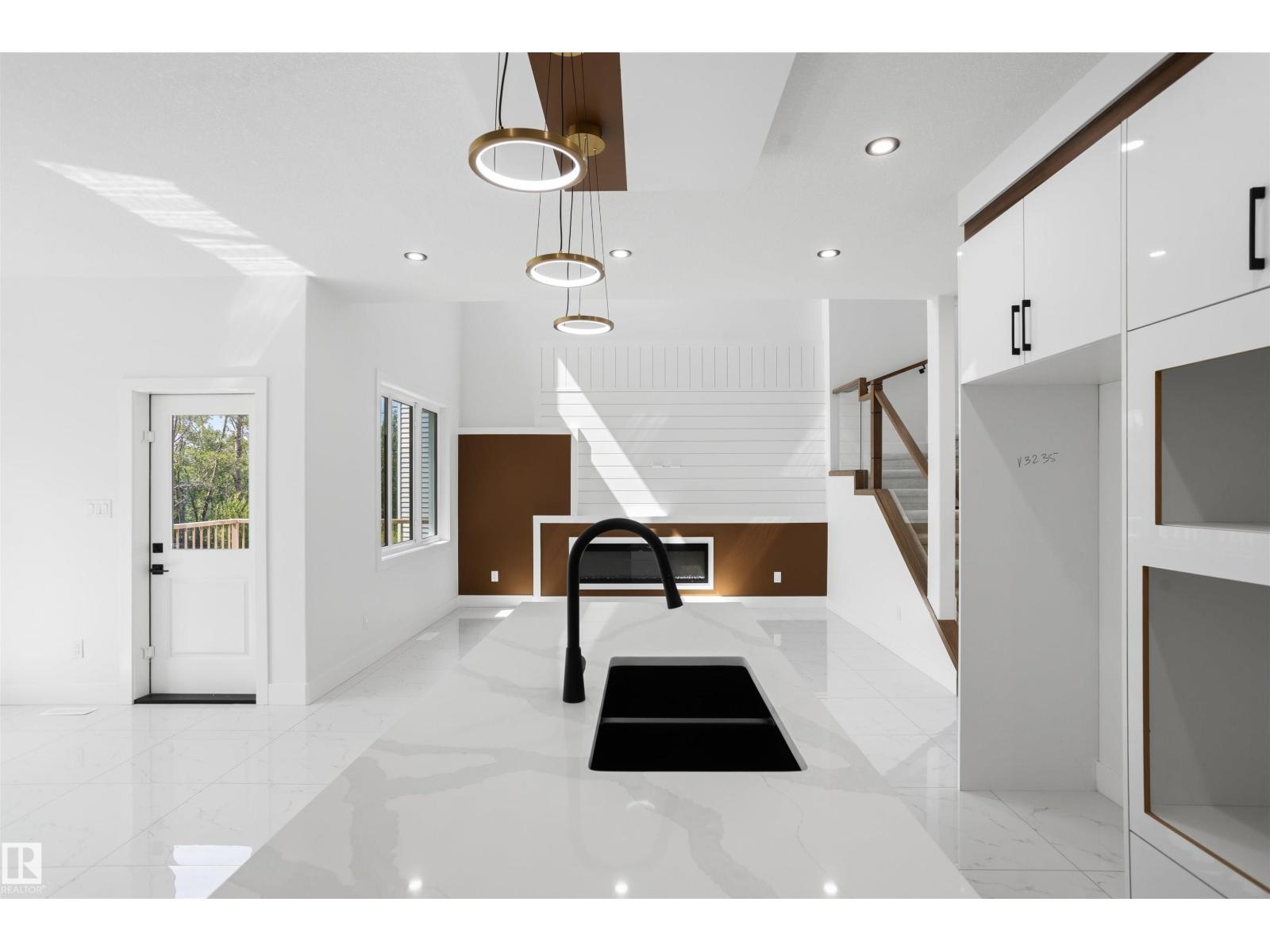3235 5 AV SW - 15
