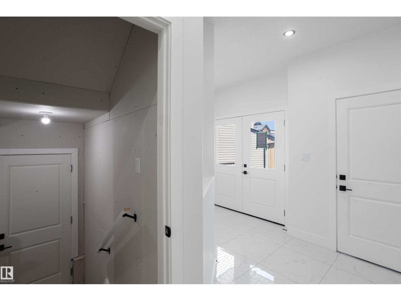 3235 5 AV SW - 23