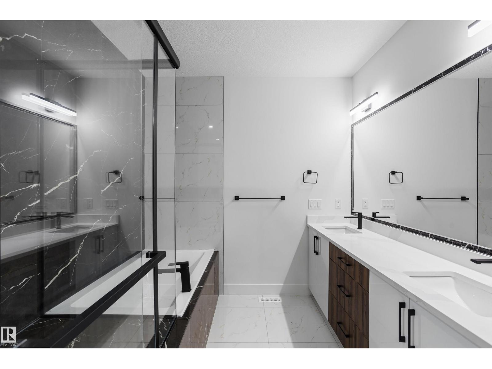 3235 5 AV SW - 32
