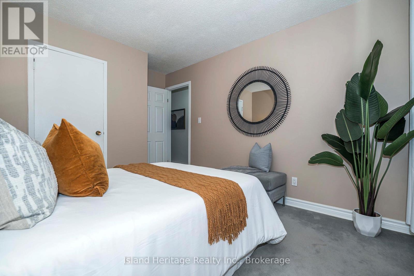#3 730 CEDAR STREET - 18