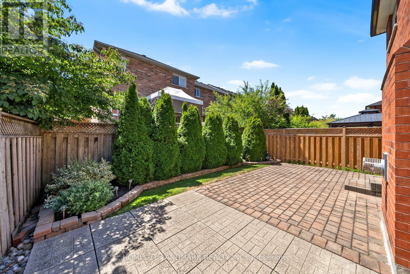 75 BASSETT AVENUE - 26