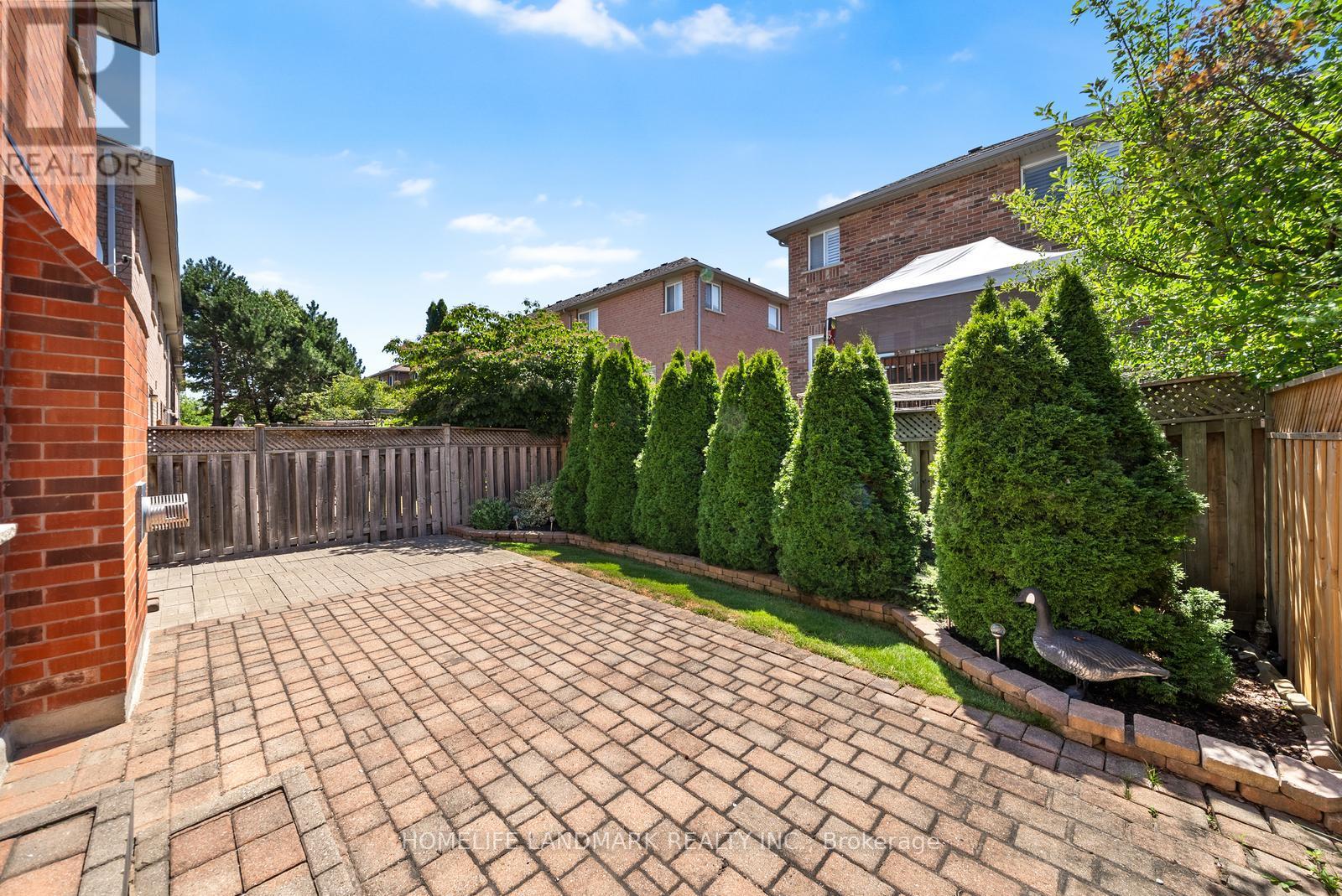 75 BASSETT AVENUE - 28