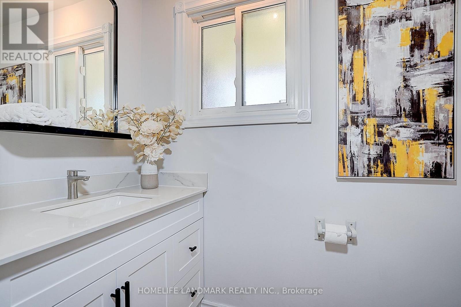 20573 YONGE STREET - 25