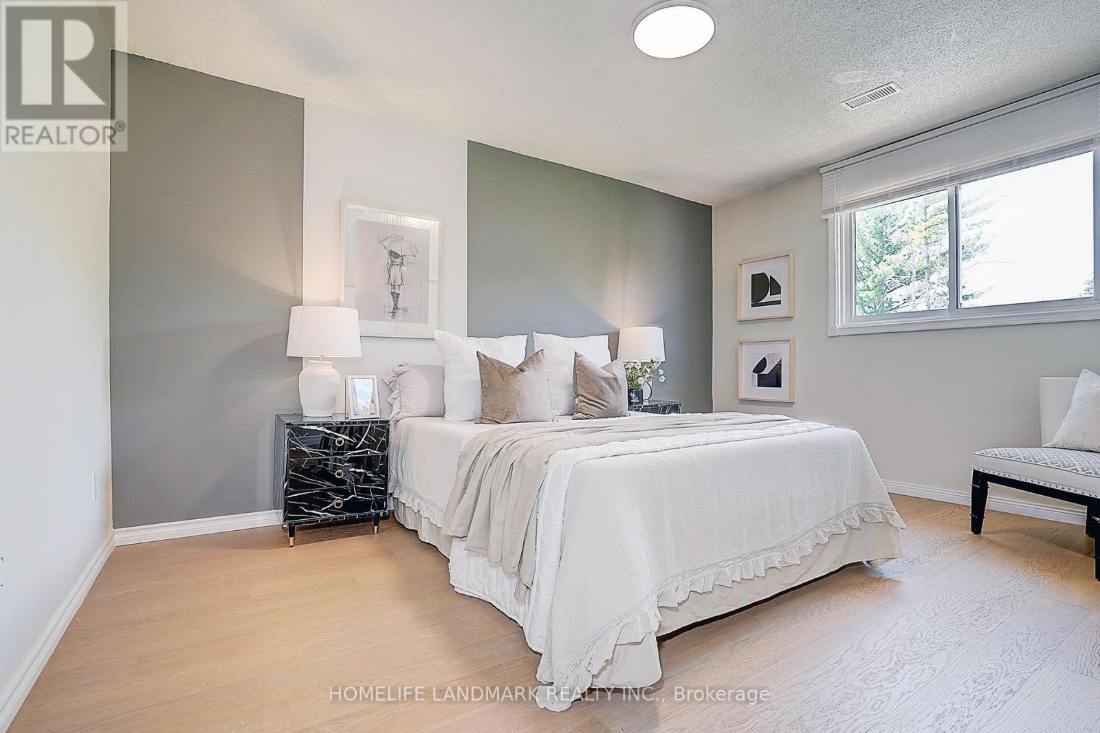 20573 YONGE STREET - 40